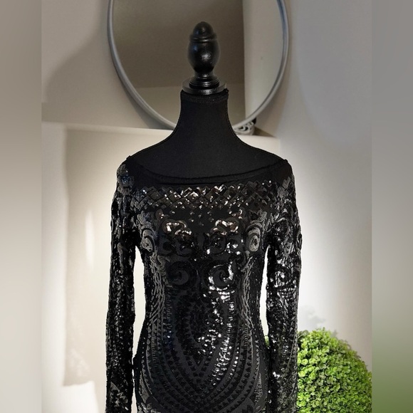 Off shoulder floor length bodycon dress. - Picture 4 of 4